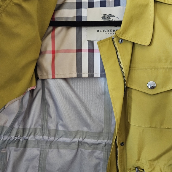 Burberry Mustard Gold Rain Jacket - Picture 8 of 16
